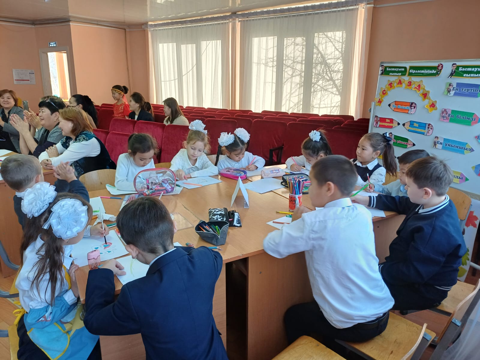 Бастауыш сынып апталығы аясында шығармашылық күн