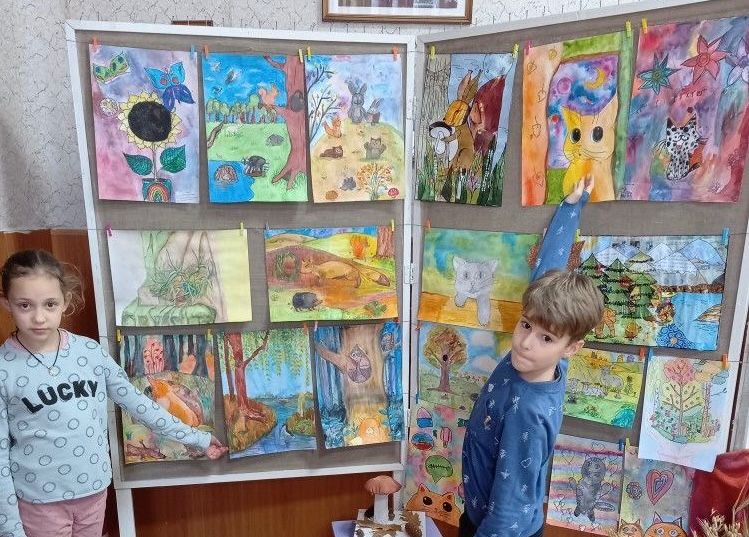 "Бақытты балалық шақ" балалар сурет көрмесі