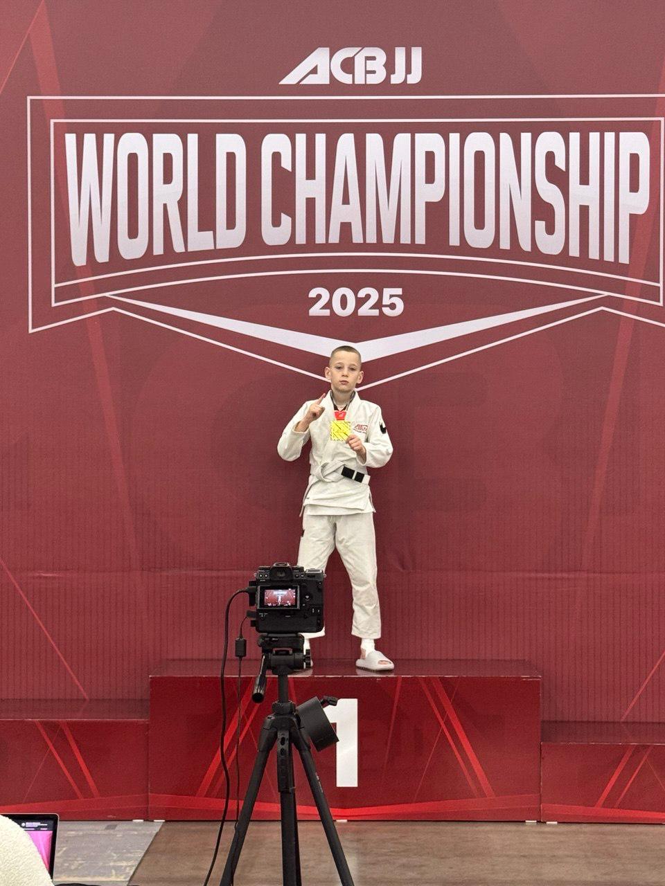 Білім алушымыз Әлем чемпионы атанды/ Наш ученик стал чемпионам мира